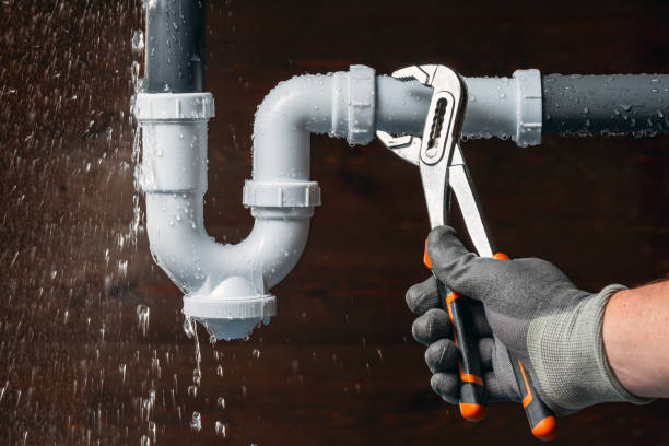 Professional Gas Line Repair technician working in Creston, OH
